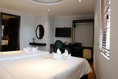 Habitación doble o con dos camas individuales Deluxe con vistas a la ciudad — Maya Central Hotel & Spa